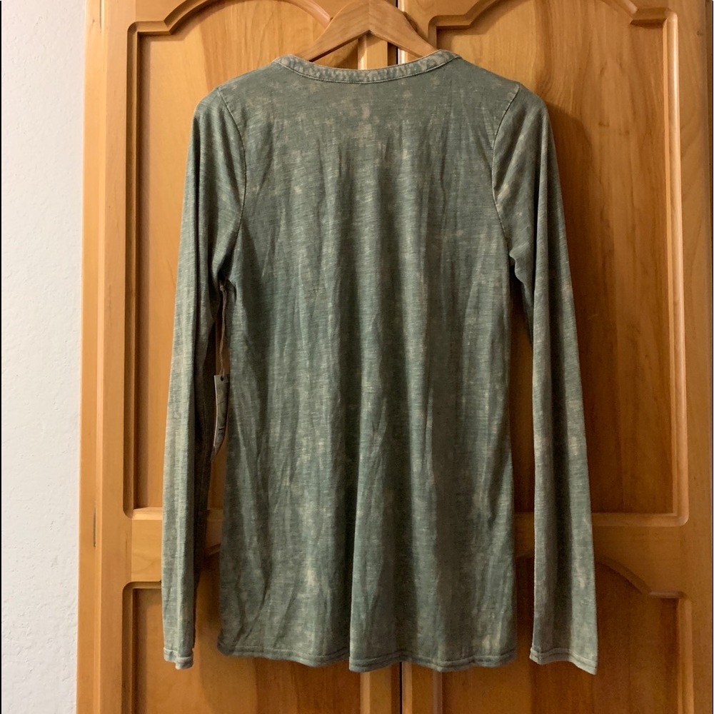 NWT Gimmicks by BKE long sleeve shirt - Picture 7 of 9